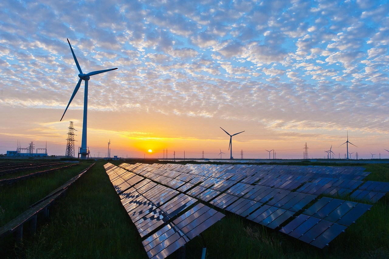 Cien por ciento energías renovables: dos caminos.